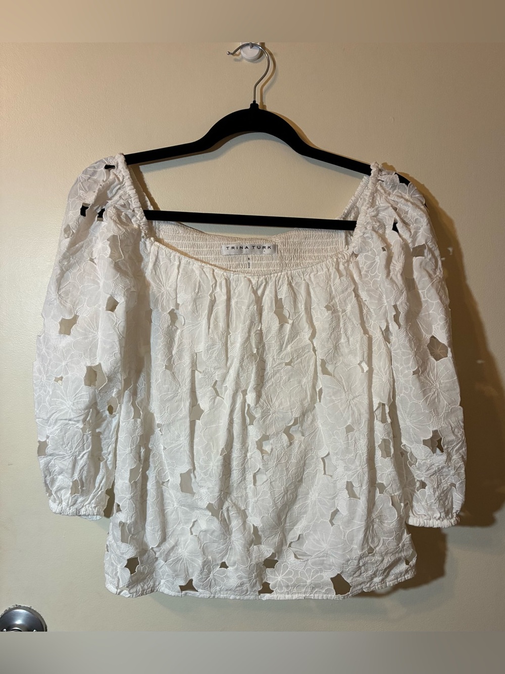 Trina Turk White Eyelet Puff Sleeve Cut-out Blouse 100% Cotton Coastal Preppy S - Picture 2 of 9